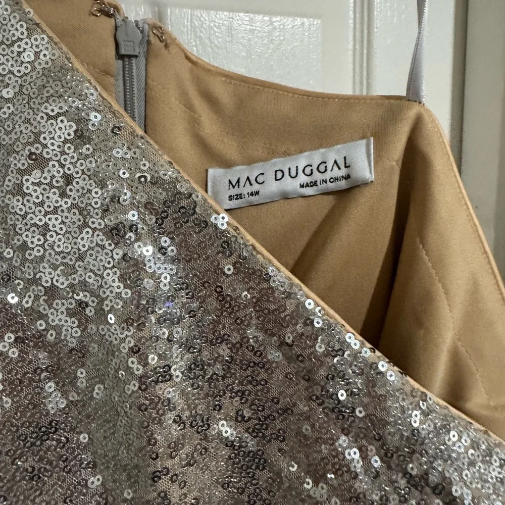 Mac Duggal Silver Sequin One Shoulder Gown size 14 - Picture 4 of 5